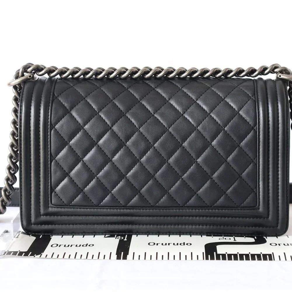 CHANEL classic shoulder